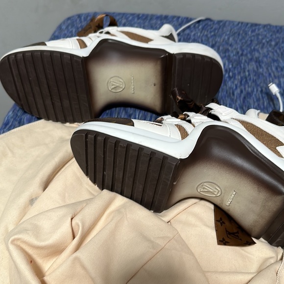 Used shoes I have worn them 1 time tight fit to the side of my feet - Picture 9 of 12